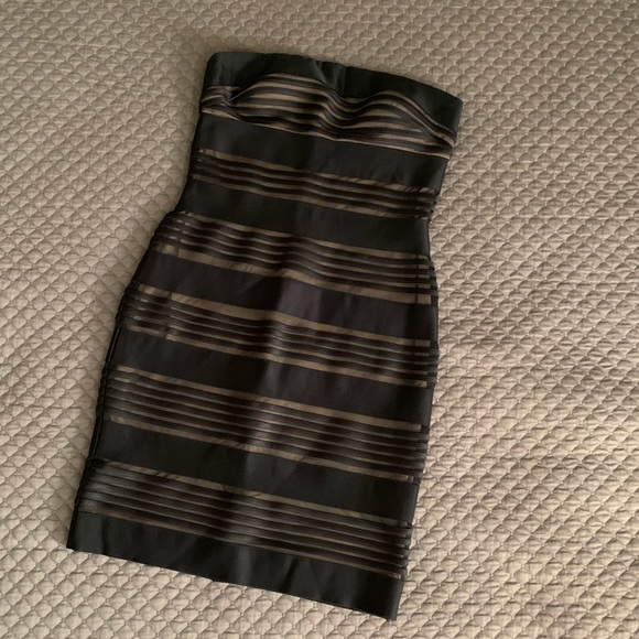 Cache Dresses & Skirts - EUC Cache satin bandage cocktail dress